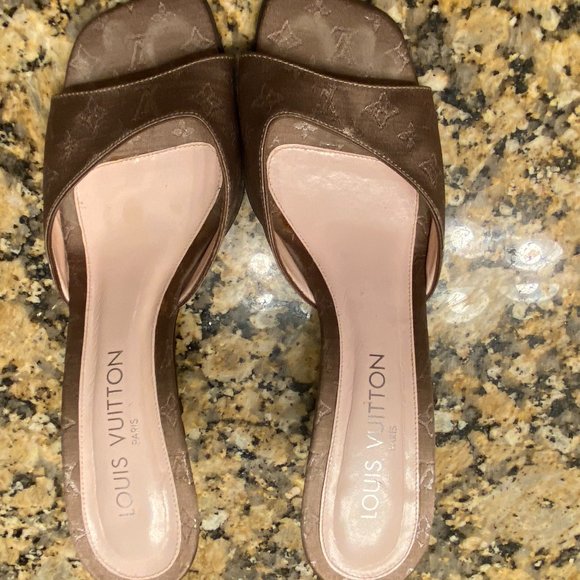 Louie Vuitton Heeled Sandals Size 38.5 - Picture 3 of 11